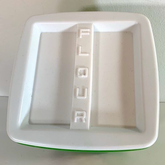 Gotham Vintage NOS 4 Piece Green Cannister Set With Embossed White Lids - Picture 3 of 10